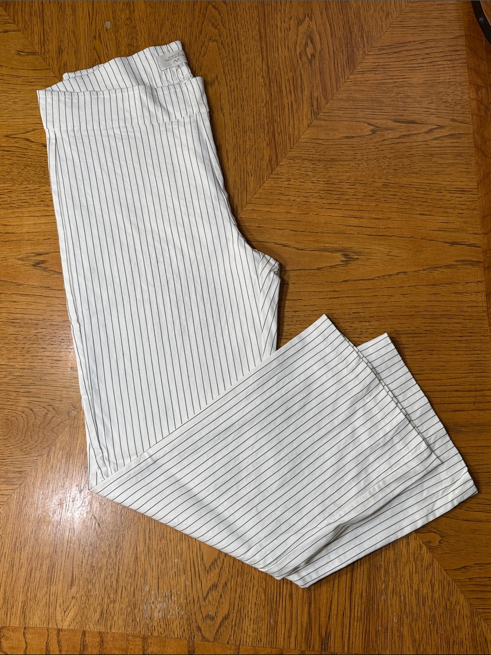 Avenue Montaigne Pinstripe Crop Pull On Pants